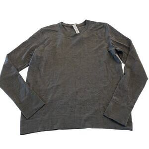 Lululemon‎ Gray Long Sleeve Workout Top Shirt Size 6